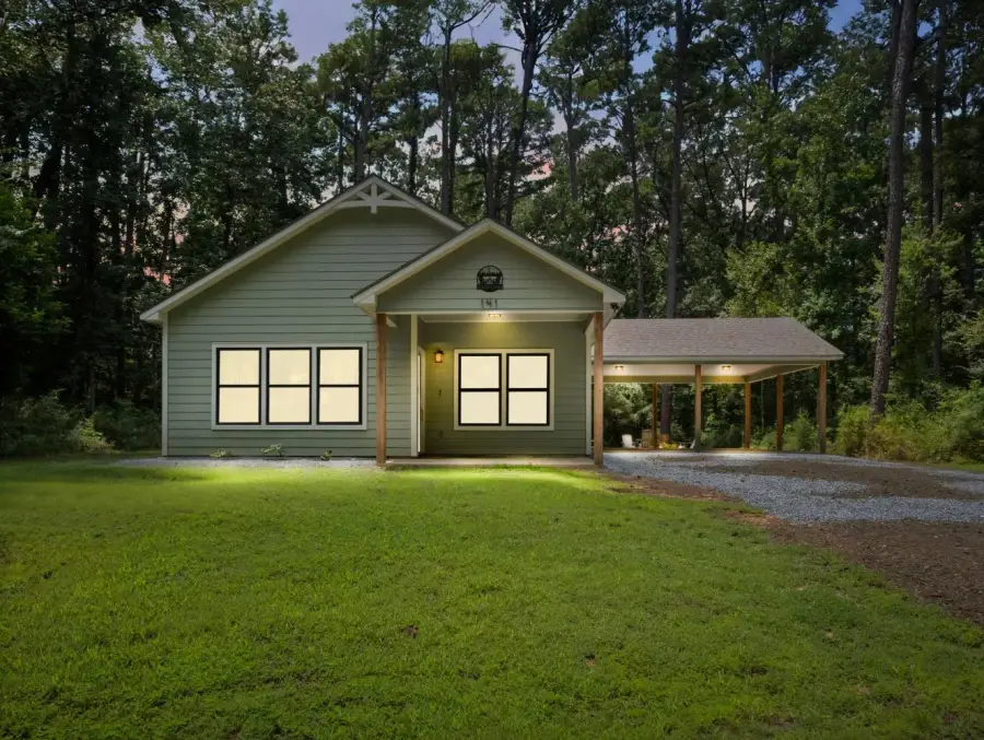 This is Peaceful Pines Bungalow. 2BR/2.5BA. Sleeps 6. This is Peaceful Pines Bungalow. 2BR/2.5BA. Sleeps 6.